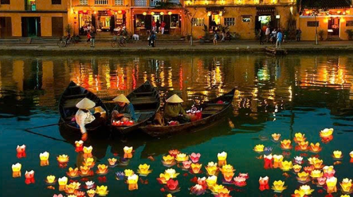 NIGHT-TIME ACTIVITIES IN HOI AN MAKE YOUR EXPERIENCE EVEN MORE ENJOYABLE.